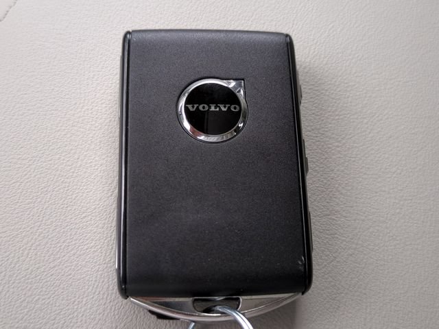 New 2026 Volvo XC60 B5 Ultra w/ Protection Package Premier AWD/4WD image 24