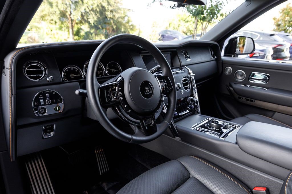Used 2020 Rolls-Royce Cullinan AWD/4WD image 33