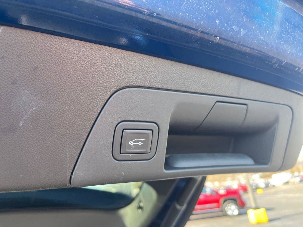 Used 2023 Buick Envision Avenir image 24