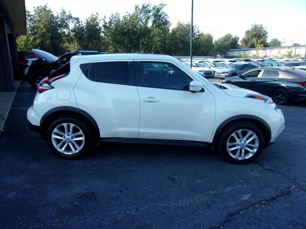 Used 2015 Nissan Juke SV w/ Technology Package image 4