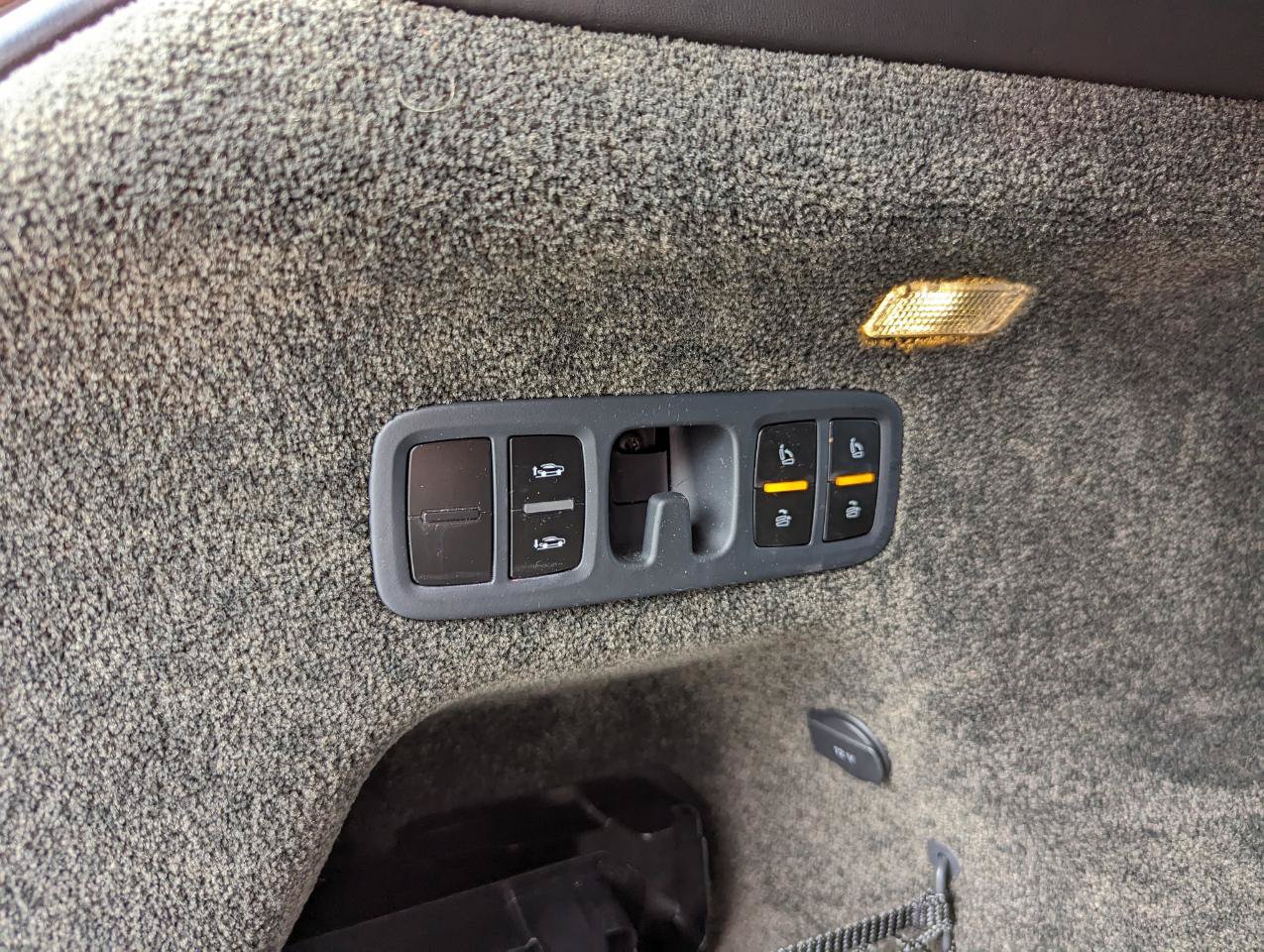 Used 2018 Bentley Bentayga Onyx Edition AWD/4WD image 45