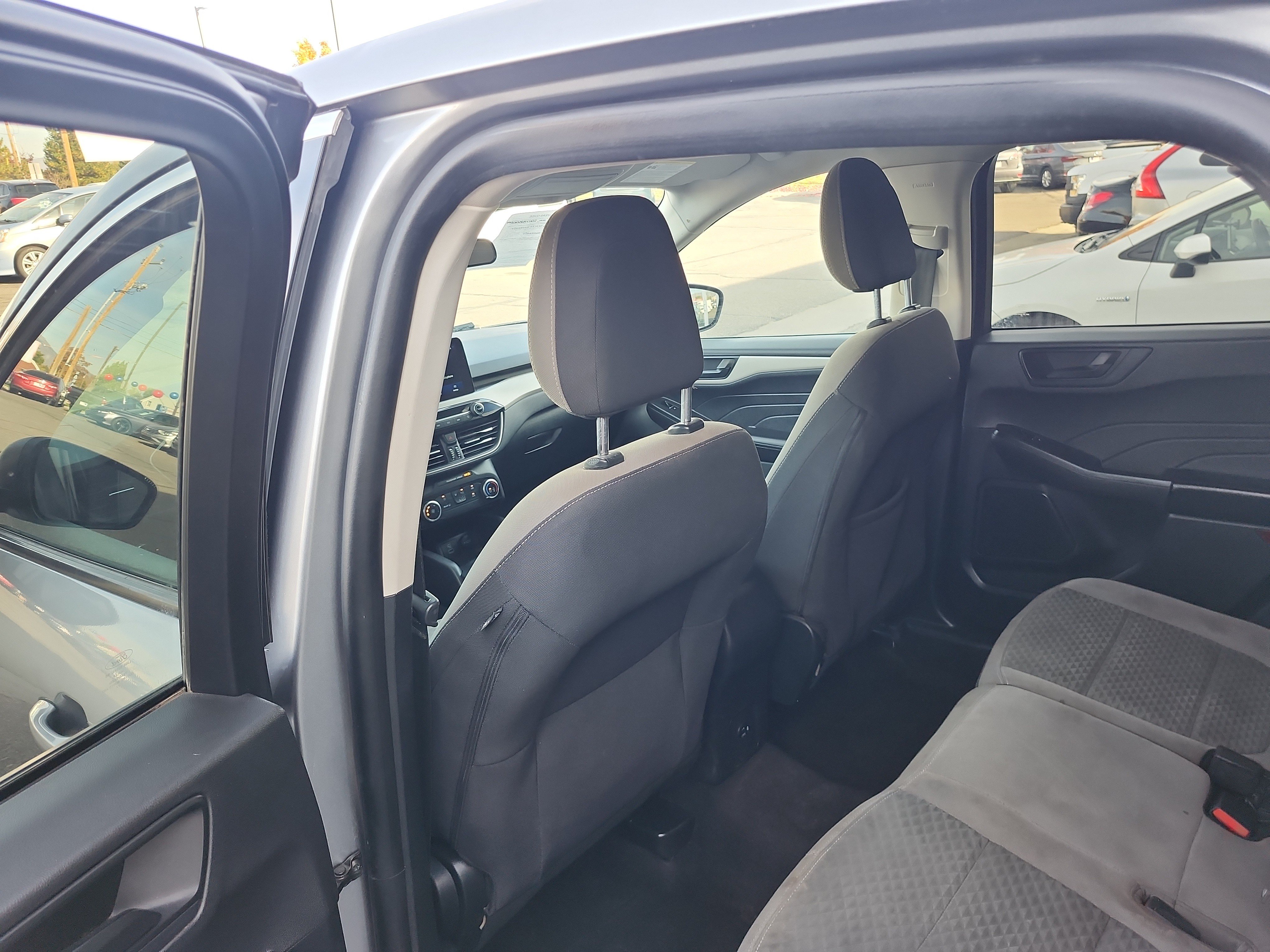 Used 2022 Ford Escape SE FWD image 18