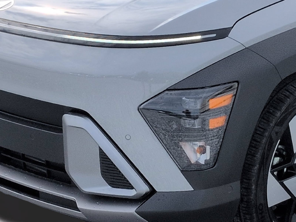 New 2027 Hyundai Kona Limited FWD image 12