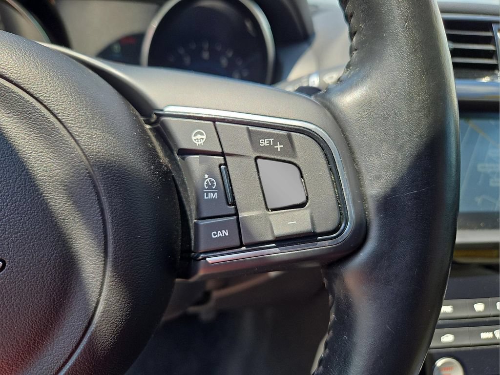 Used 2017 Jaguar XE Premium AWD/4WD image 20