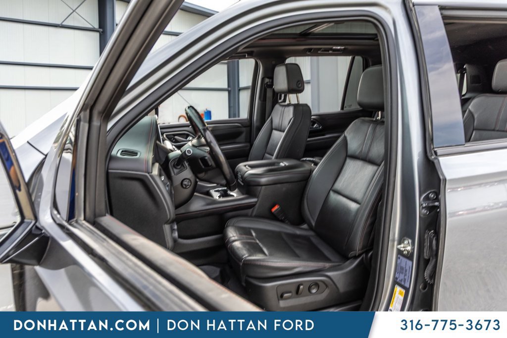 Used 2022 Chevrolet Tahoe RST w/ Luxury Package AWD/4WD image 16