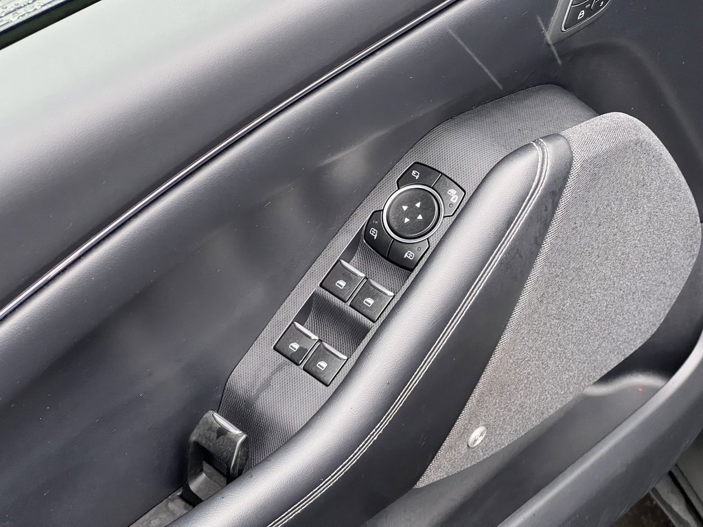 Used 2021 Ford Mustang Mach-E Premium image 13