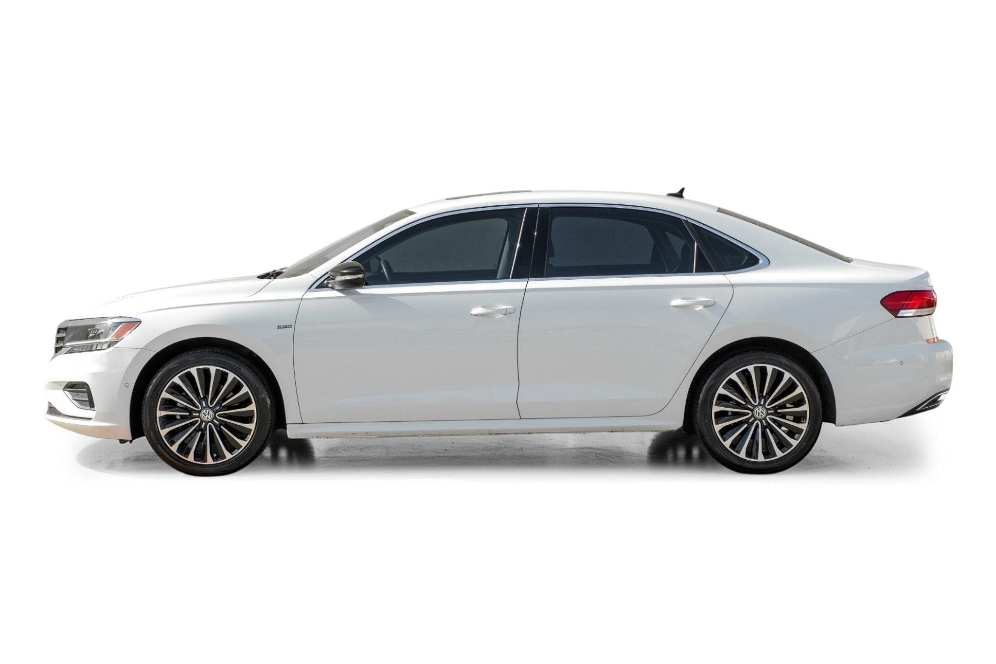 Used 2022 Volkswagen Passat 2.0T FWD image 11
