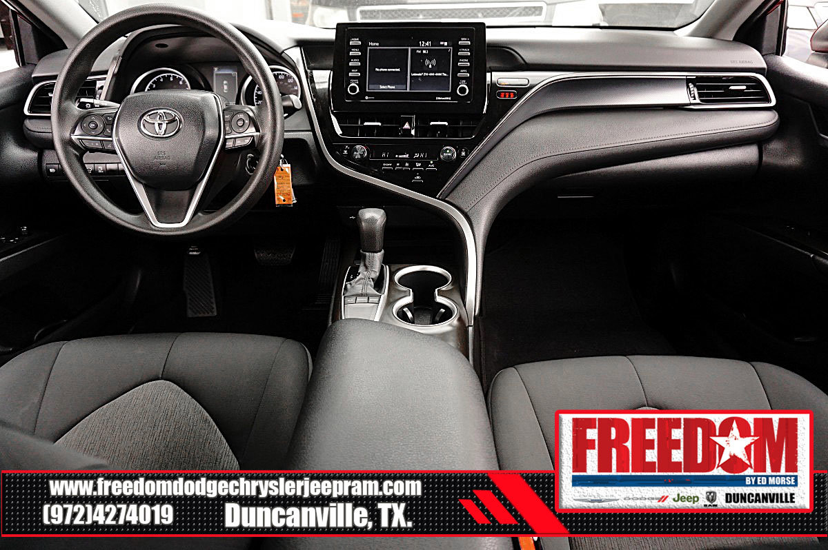 Used 2022 Toyota Camry LE image 11