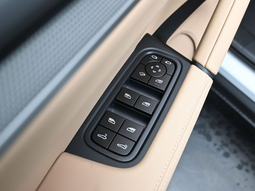 New 2026 Porsche Cayenne image 9