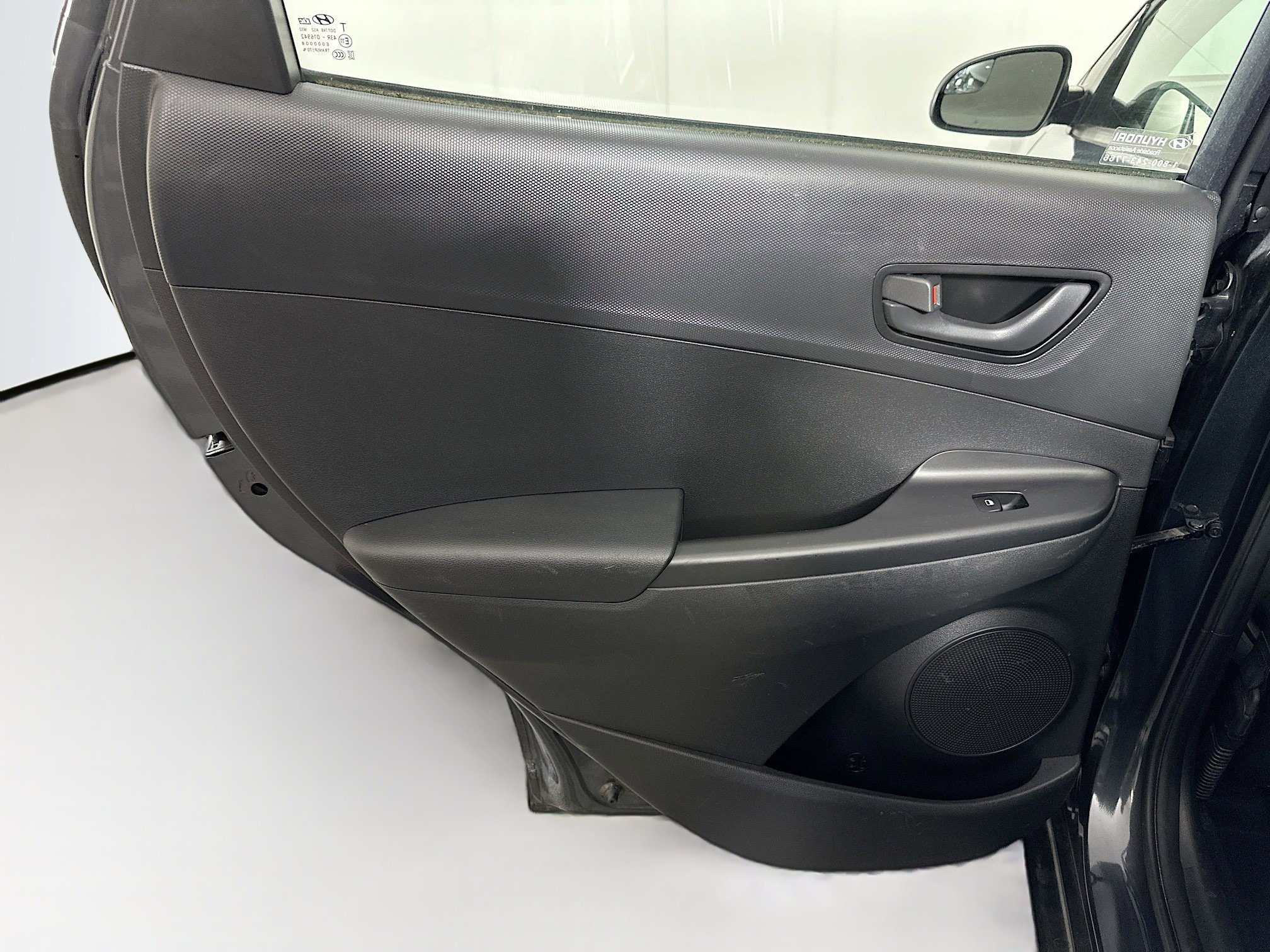 Used 2020 Hyundai Kona SE w/ Cargo Package FWD image 24