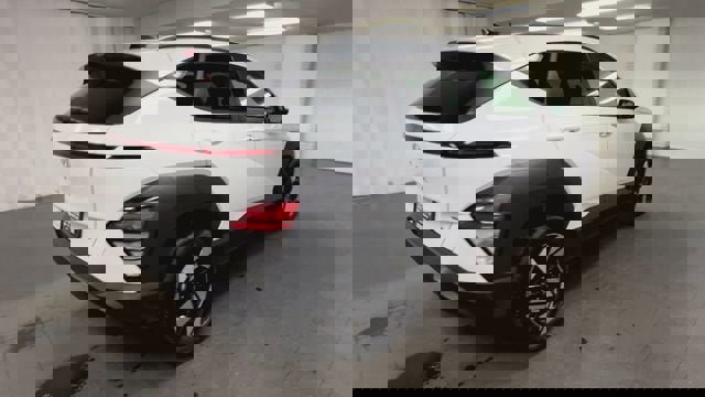 Used 2025 Hyundai Kona SEL image 8