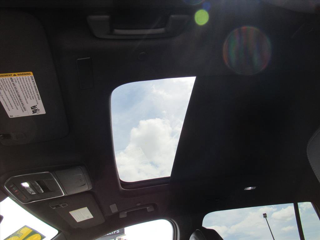 Used 2025 Buick Enclave Avenir w/ Super Cruise Package AWD/4WD image 19