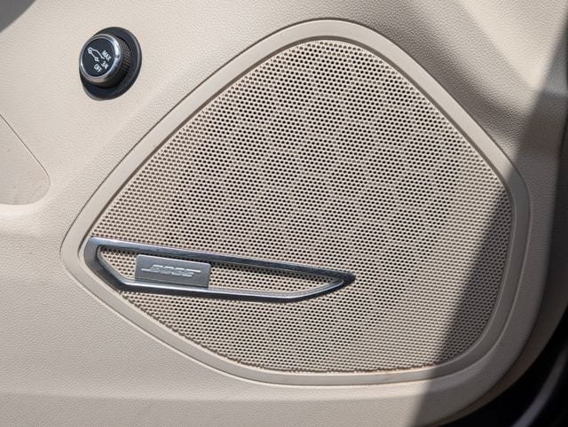 Used 2022 Buick Envision Essence w/ Technology Package I FWD image 23