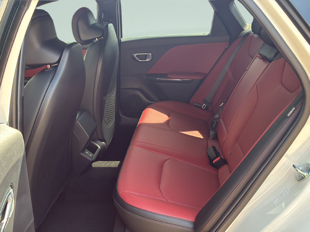 New 2026 Kia K4 GT-Line w/ GT-Line Premium Package FWD image 25