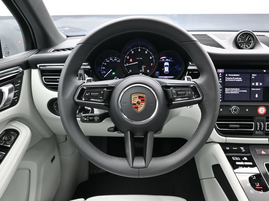 Certified 2026 Porsche Macan AWD/4WD image 21