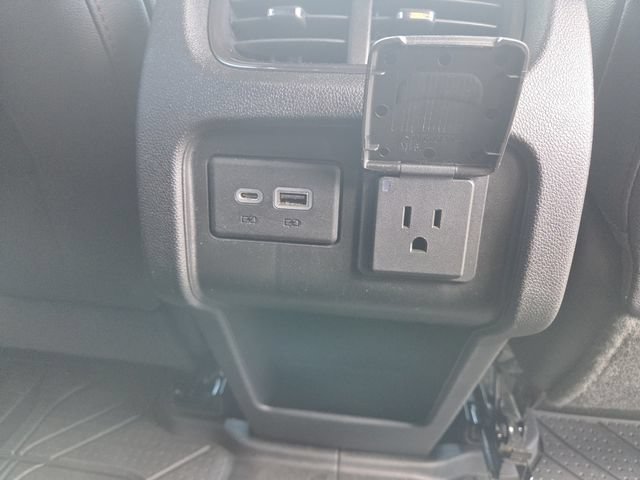 Used 2020 Chevrolet Blazer RS w/ LPO, Floor Liner Package FWD image 16