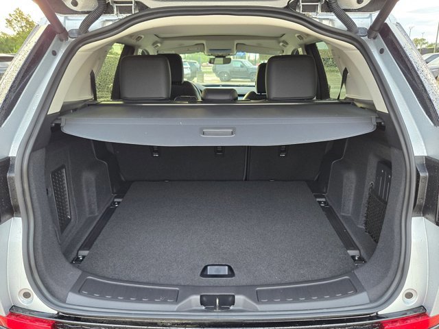 Used 2025 Land Rover Discovery Sport S image 6
