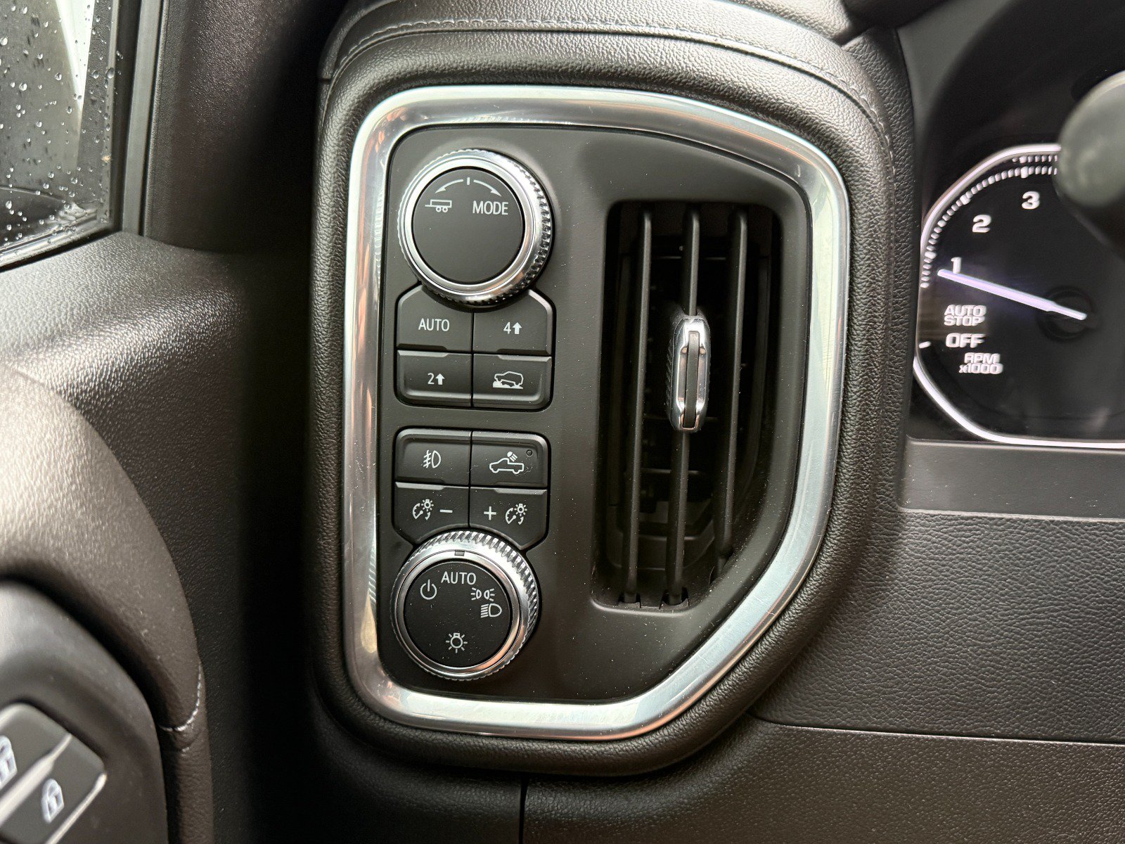 Certified 2022 GMC Sierra 1500 Elevation w/ LPO, Elevation Black Package AWD/4WD image 30