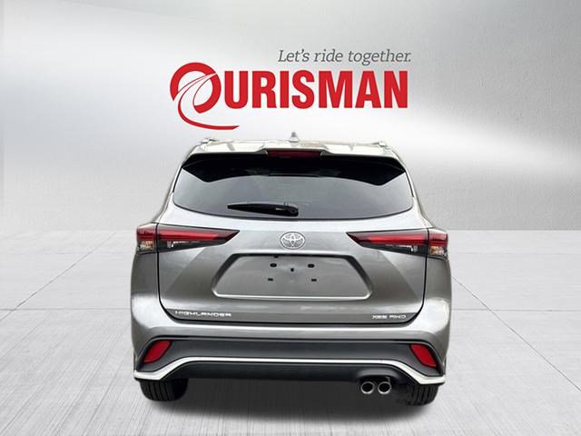 Used 2026 Toyota Highlander XSE image 3