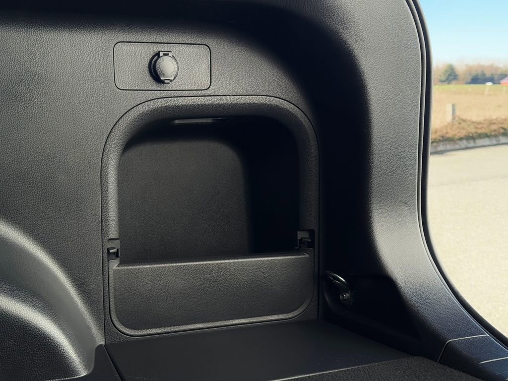 Certified 2025 Toyota RAV4 XLE image 27