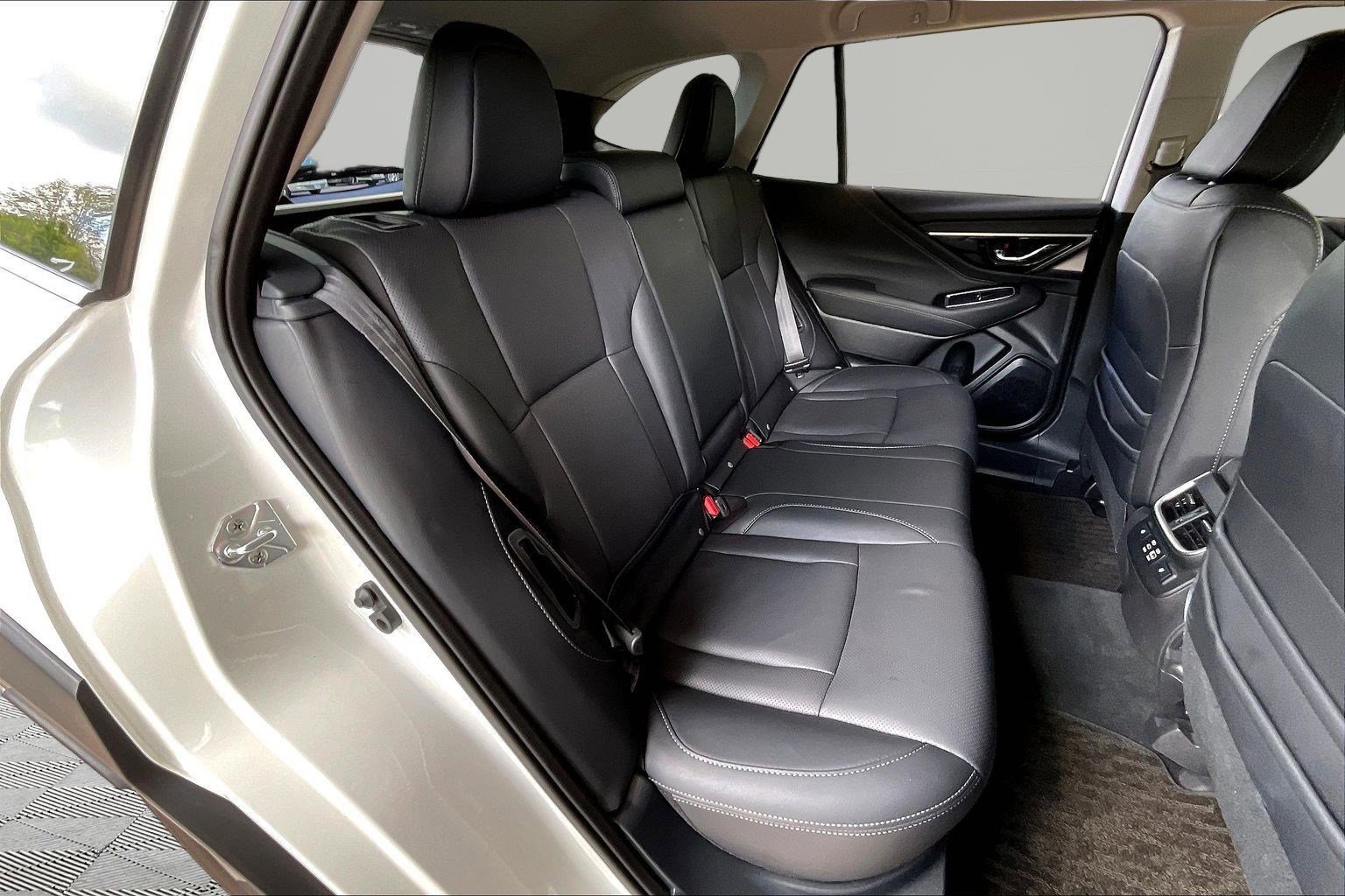 Used 2023 Subaru Outback Limited AWD/4WD image 25