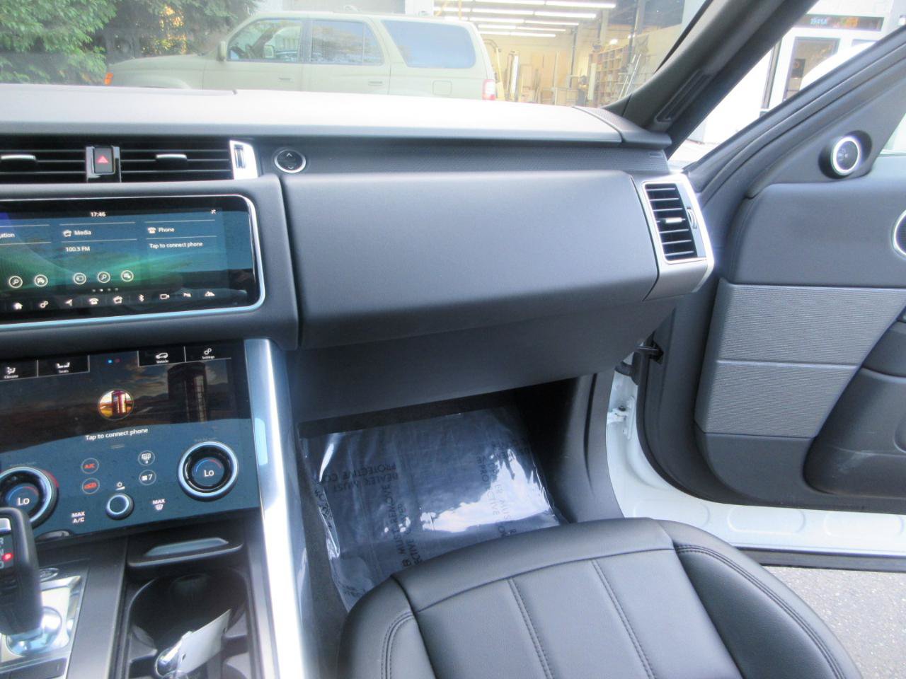 Used 2020 Land Rover Range Rover Sport SE AWD/4WD image 47