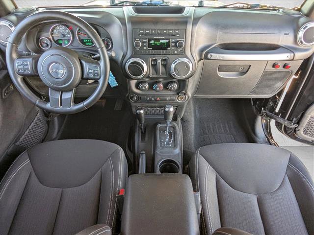 Used 2015 Jeep Wrangler Rubicon w/ Power Convenience Group image 16