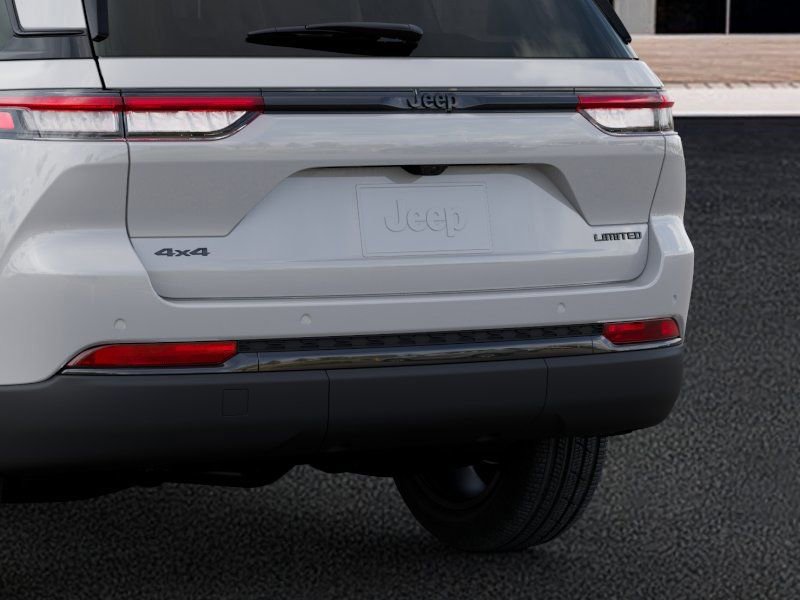 New 2025 Jeep Grand Cherokee Limited w/ Black Appearance Package image 13