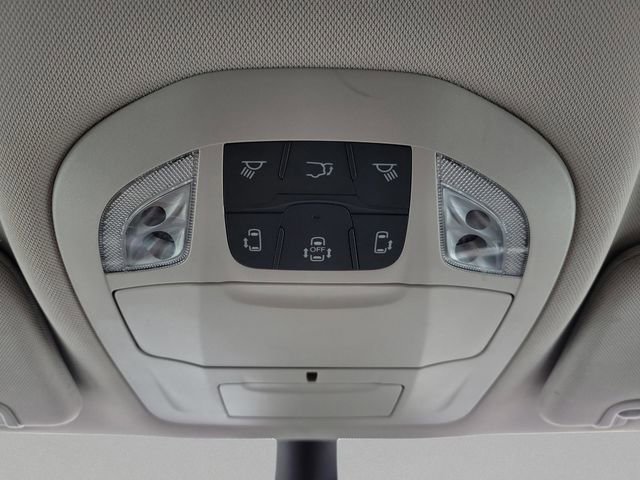 Used 2024 Chrysler Pacifica Touring-L image 32