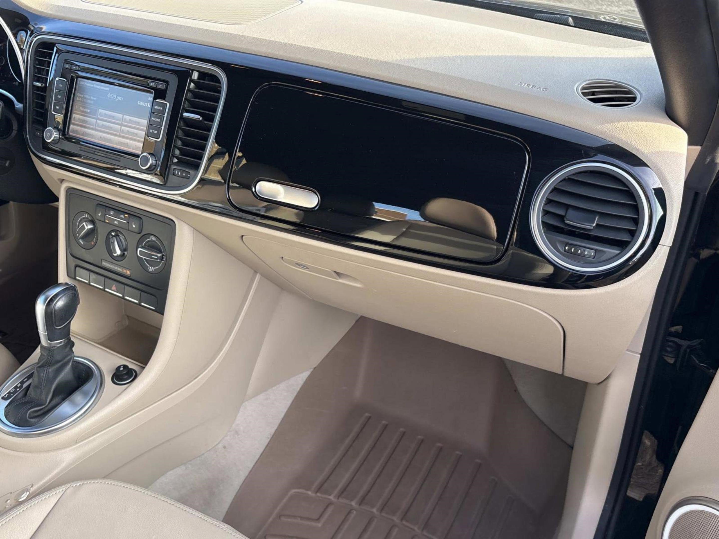 Used 2014 Volkswagen Beetle 1.8T image 10