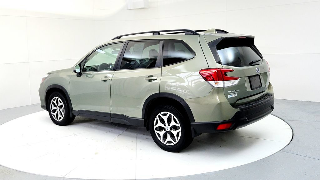 Used 2021 Subaru Forester Premium AWD/4WD image 4
