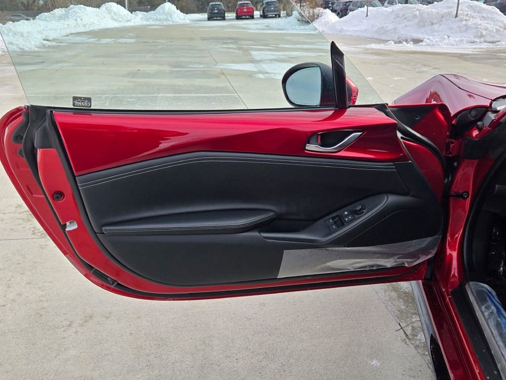 New 2025 MAZDA MX-5 Miata RF Grand Touring w/ Appearance Package image 13