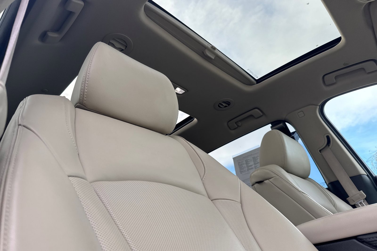 Used 2020 Buick Enclave Essence image 15