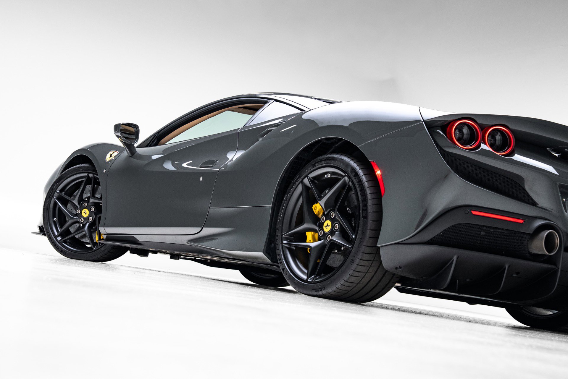 Used 2022 Ferrari F8 Tributo image 34