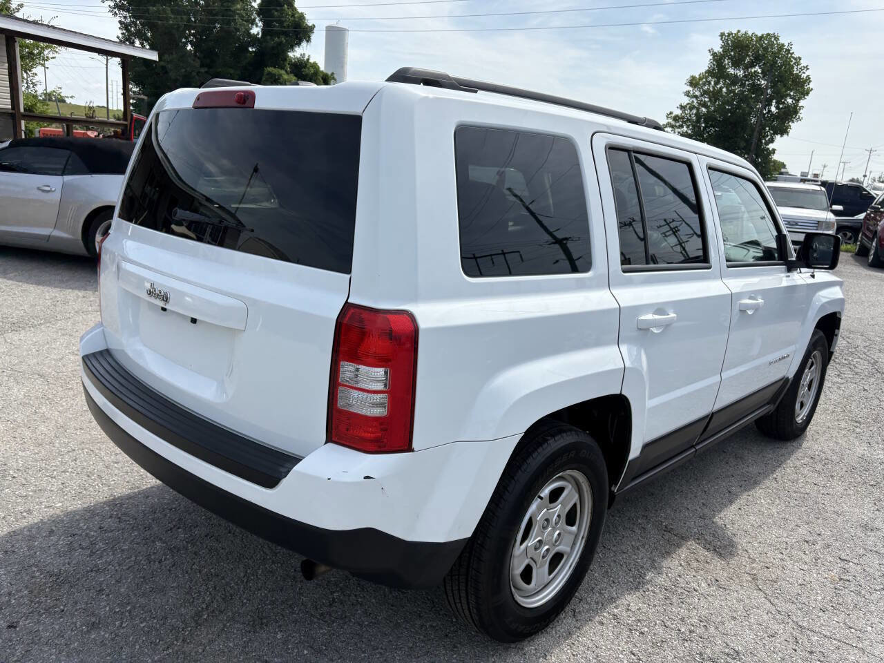 Used 2016 Jeep Patriot Sport w/ Power Value Group FWD image 7