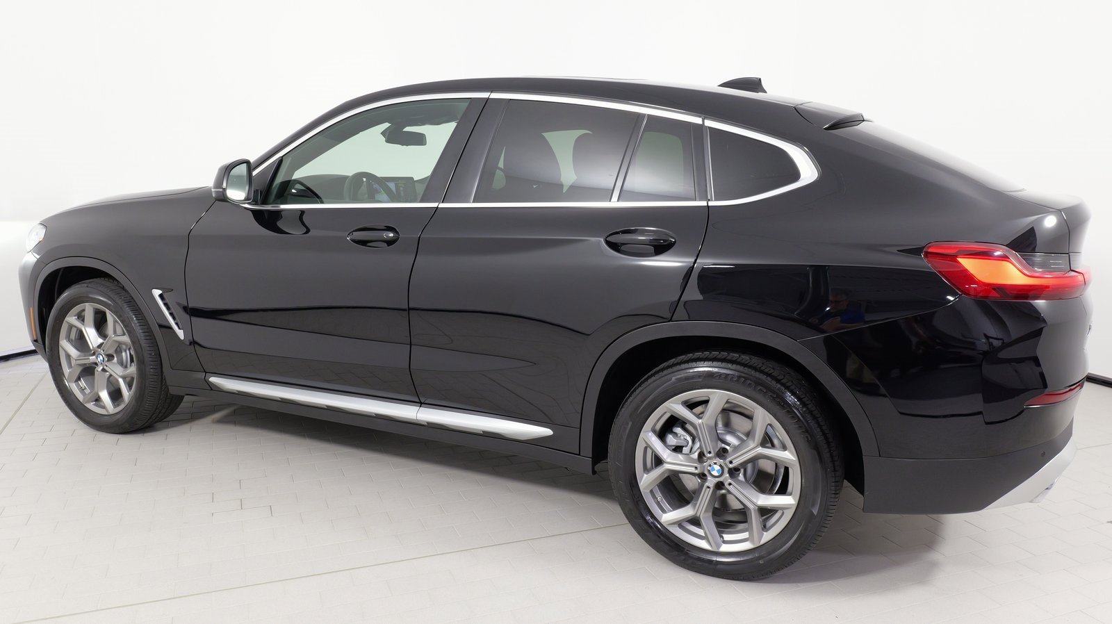 Used 2022 BMW X4 xDrive30i w/ Convenience Package image 28