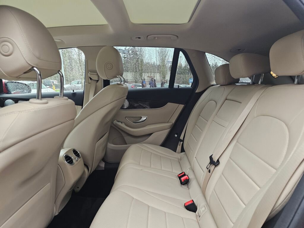 Used 2016 Mercedes-Benz GLC 300 4MATIC image 14