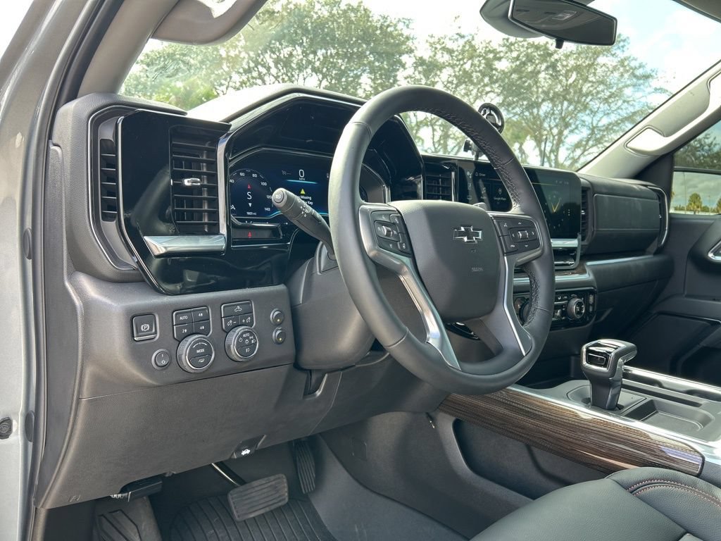 Used 2025 Chevrolet Silverado 1500 LT Trail Boss AWD/4WD image 55