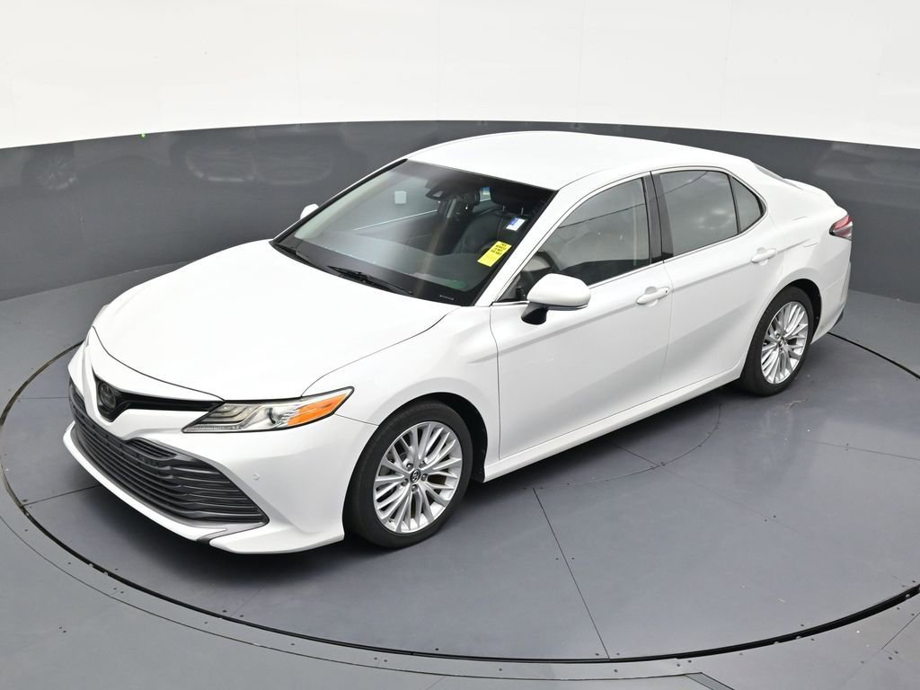 Used 2018 Toyota Camry XLE FWD image 12