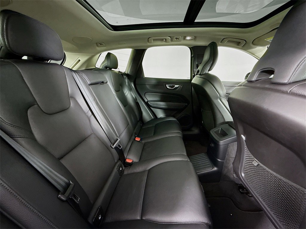 Used 2023 Volvo XC60 T8 Plus image 27