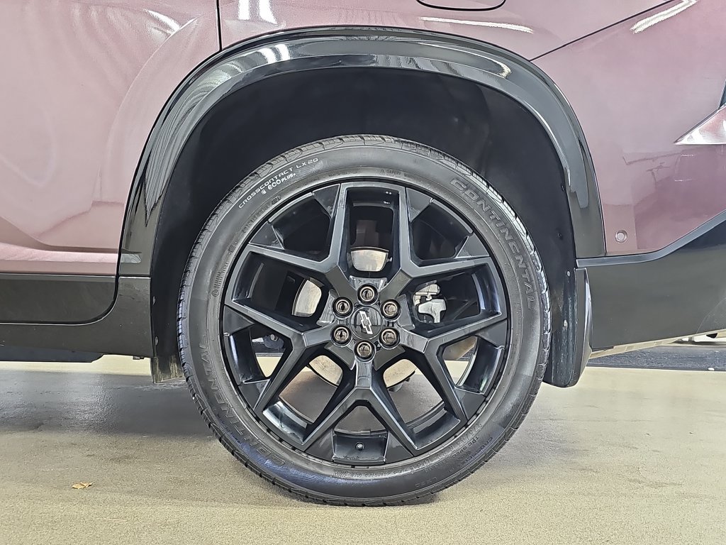 Certified 2024 Chevrolet Traverse RS w/ LPO, Floor Liner Package AWD/4WD image 41