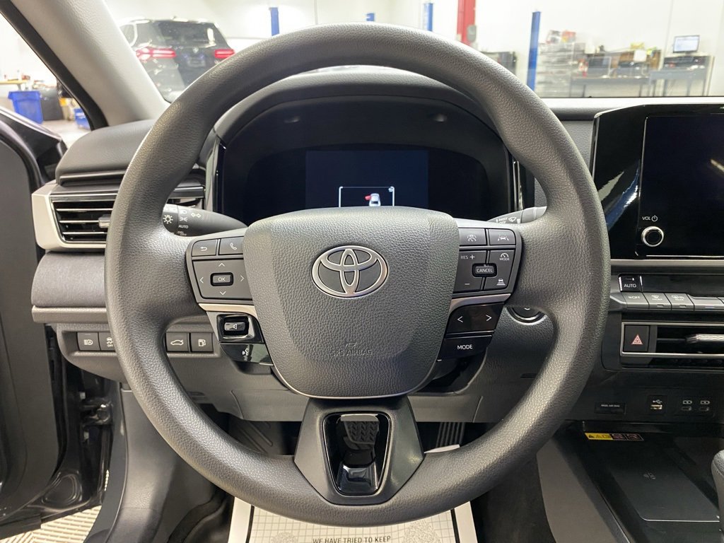 Used 2025 Toyota Camry Hybrid image 27