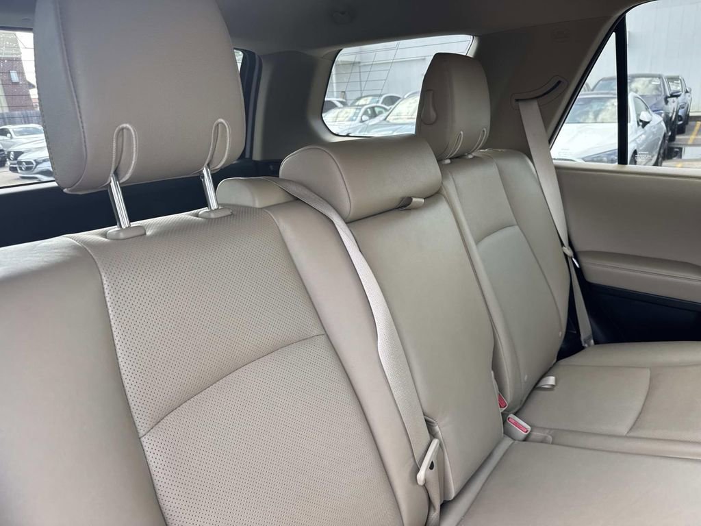 Used 2024 Toyota 4Runner Limited RWD image 9