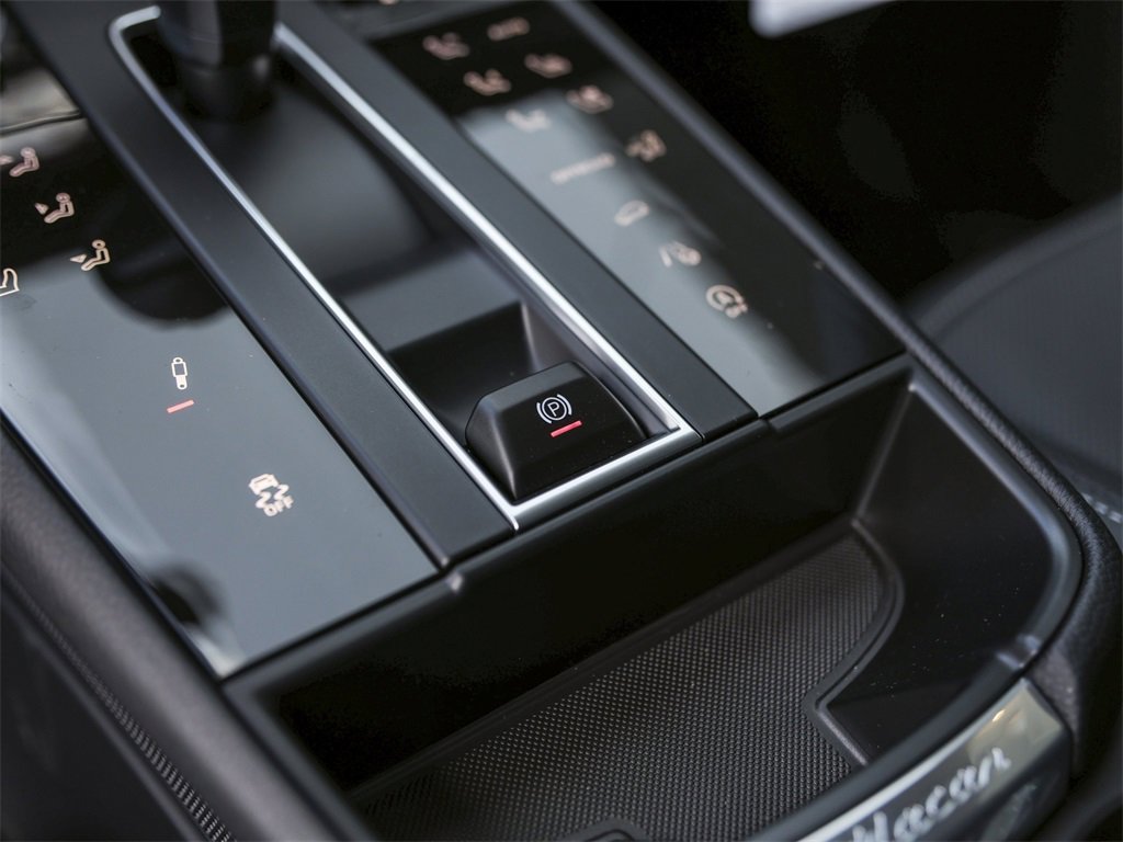 New 2026 Porsche Macan Turbo image 28