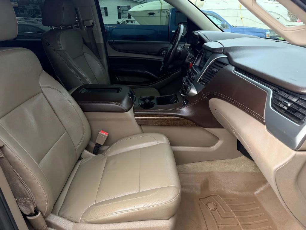 Used 2015 Chevrolet Suburban LT image 17