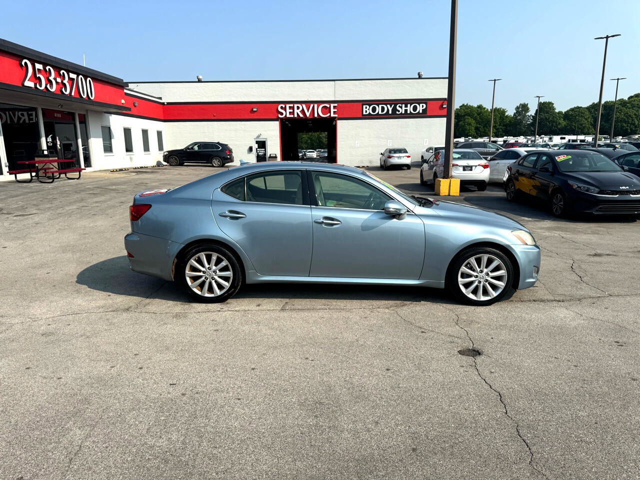 Used 2009 Lexus IS 250 w/ Premium Pkg image 2