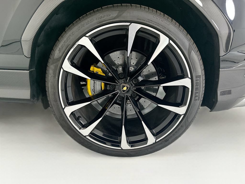 Used 2021 Lamborghini Urus AWD/4WD image 30