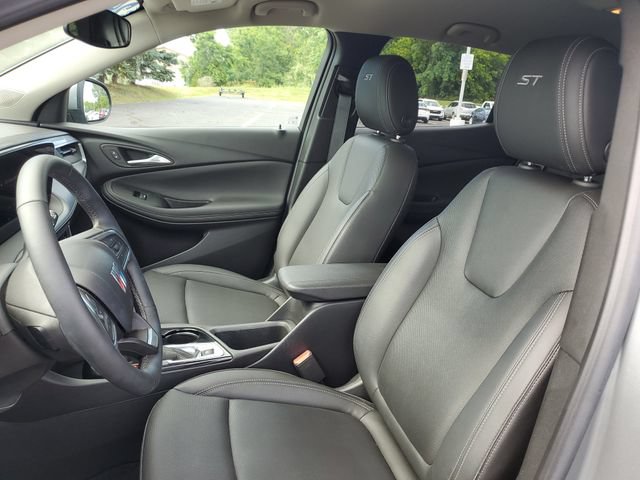 Certified 2024 Buick Encore GX Sport Touring w/ Comfort Package AWD/4WD image 5