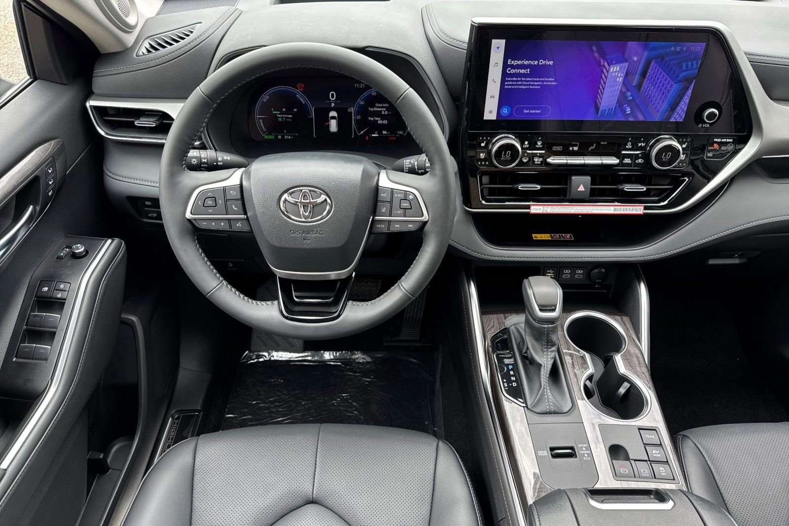 New 2026 Toyota Highlander Platinum AWD/4WD image 16