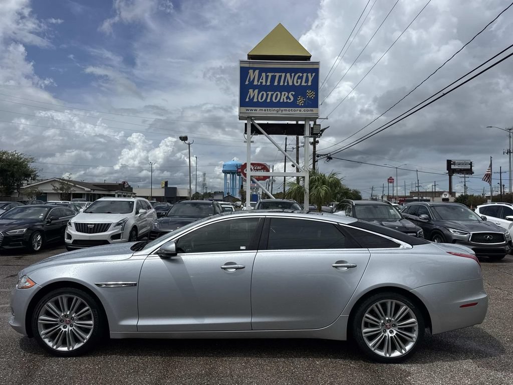 Used 2015 Jaguar XJ L Portfolio RWD image 4